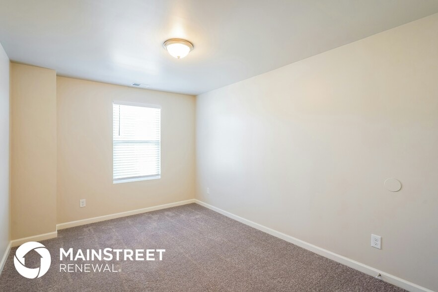 Building Photo - 1080 Pepper Stone Dr