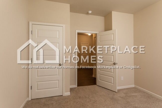 Building Photo - 3098 White Gate Lp