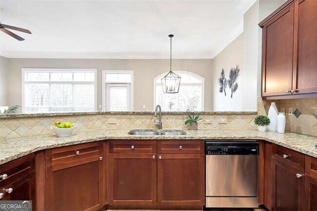 Building Photo - 5408 Glenridge Cove NE