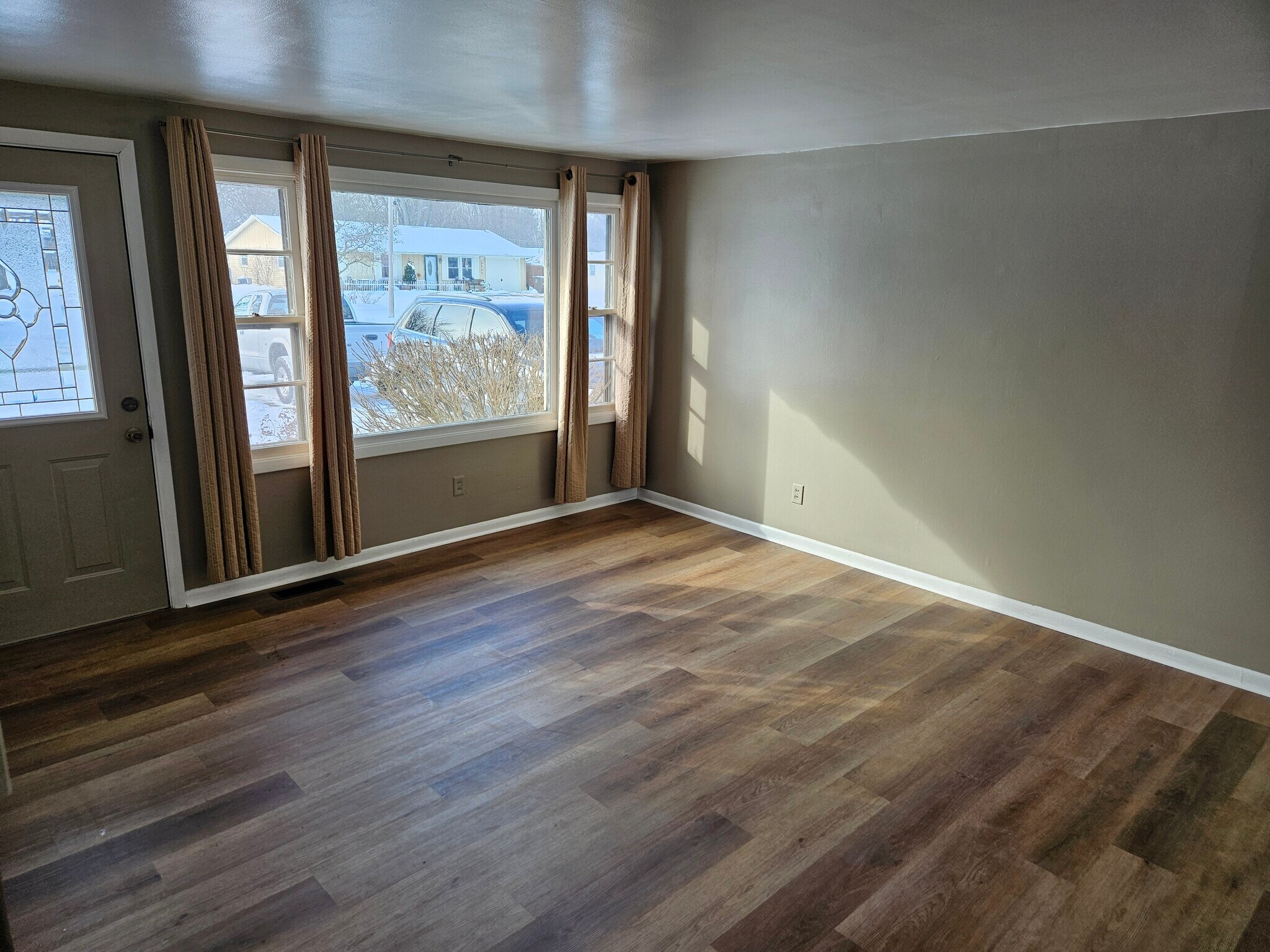 Building Photo - 3922 Springwood Dr