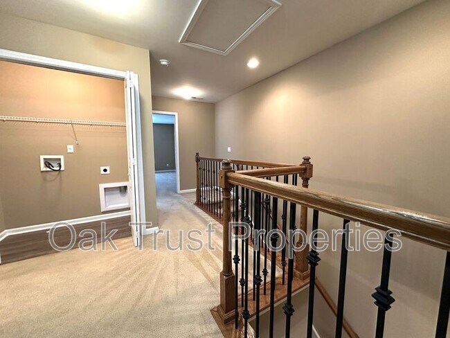 Building Photo - 5150 Trump St