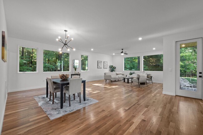 Building Photo - Stunning New Construction Home in the Hear...