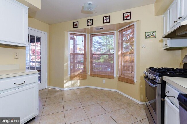 Building Photo - 115 Cascade Ct