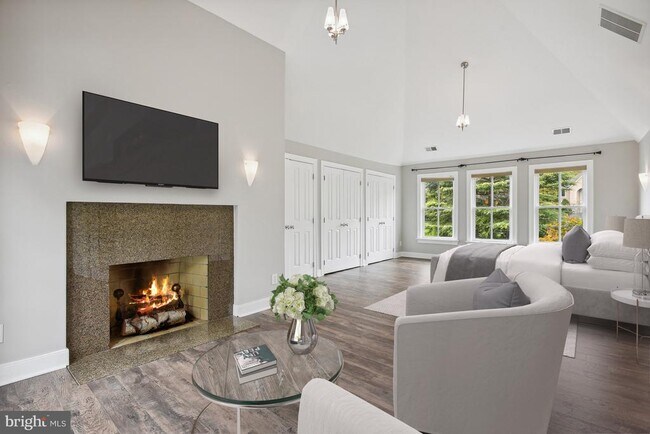 Building Photo - 10747 Riverscape Run