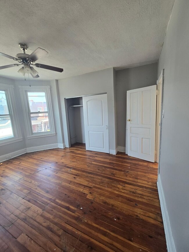 Building Photo - Beautiful 4-Bedroom Home with Central Air, Gas Heating  Laundry