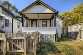 Building Photo - Cozy 2 Bedroom With Fenced Yard & Parking, Minutes from Old Market!!