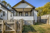 Building Photo - Cozy 2 Bedroom With Fenced Yard & Parking, Minutes from Old Market!!