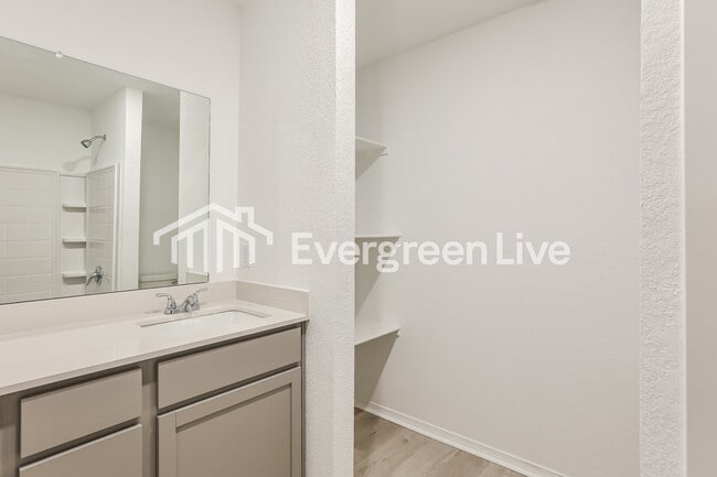 Building Photo - 1280 Tsar Rd