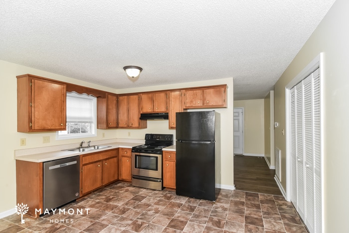 Building Photo - 129 Monarch Ln