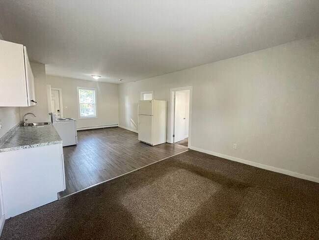 Building Photo - 124 Beech St