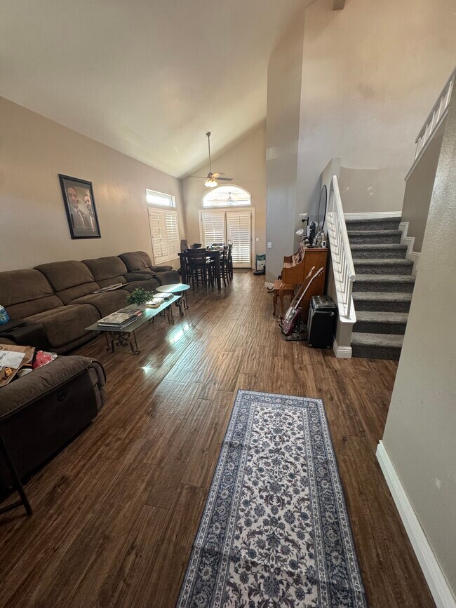 Building Photo - 10966 Larkspur Way