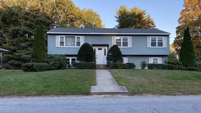 Building Photo - 12 Lakewood Dr
