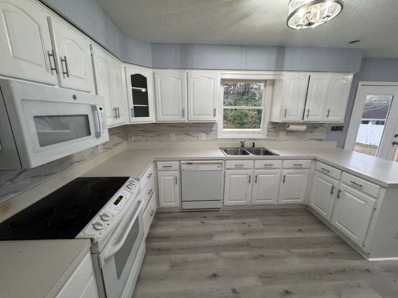 Building Photo - 3061 Sweetpine Ln