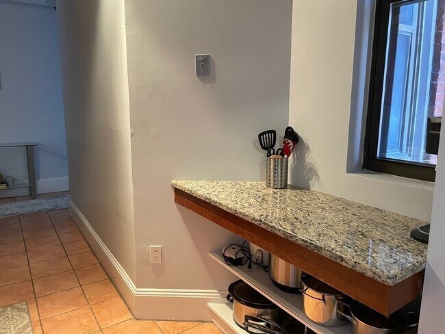 Building Photo - 362 Commonwealth Ave