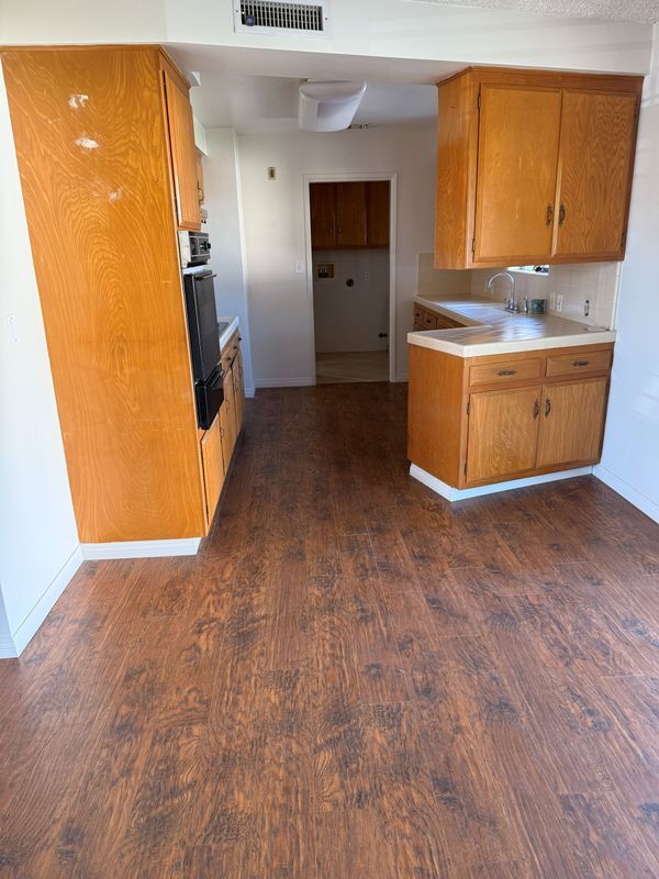 Building Photo - 9559 Guess St