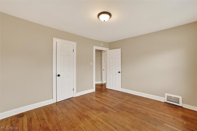Building Photo - 4874 E 95th St