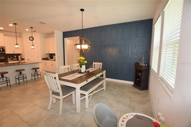 Building Photo - 5055 Hatchineha Ct