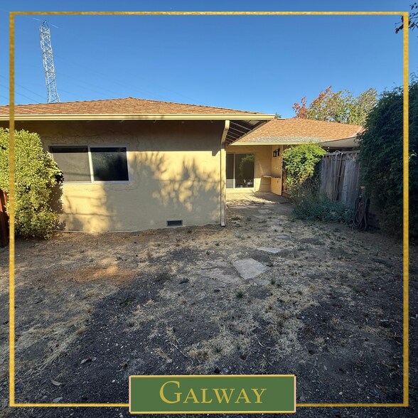 Building Photo - 15900 Los Gatos Almaden Rd