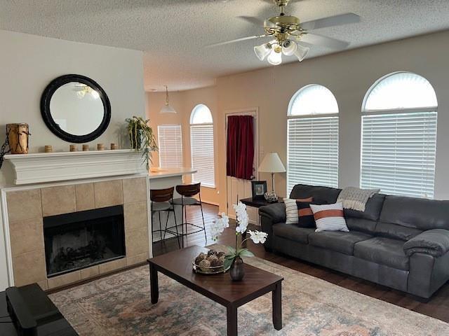 Building Photo - 8504 Saffron Dr