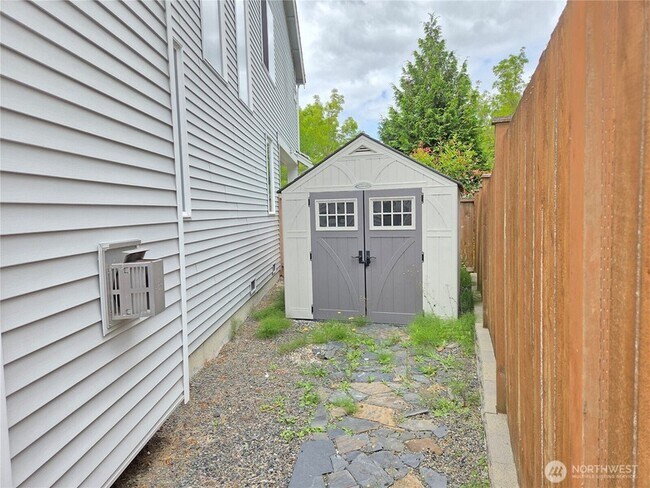 Building Photo - 1302 125th St SE