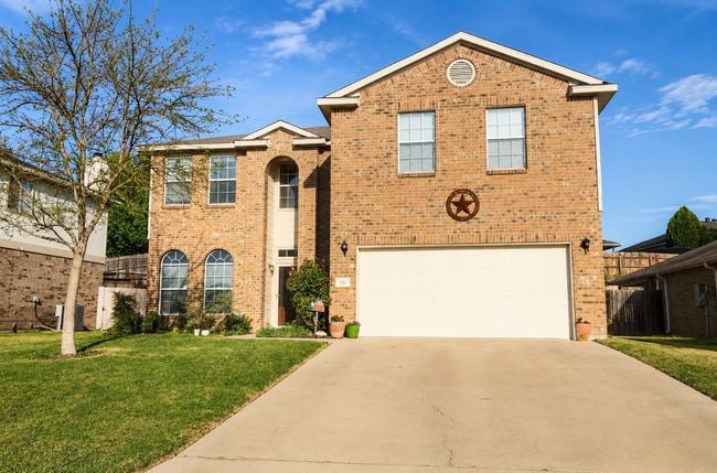 Building Photo - 217 Tepee Dr