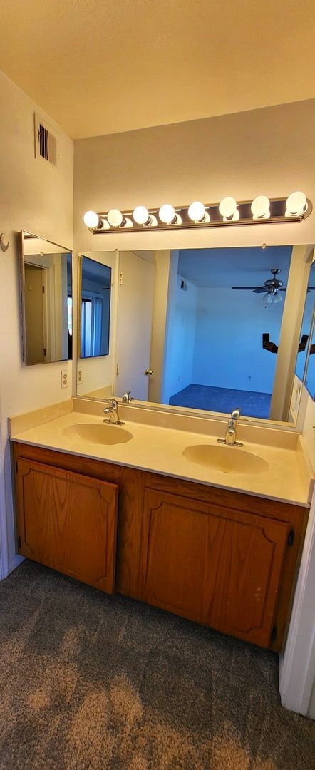 Building Photo - AFFORDABLE 3 BEDROOM, 2.5 BATH TOWNHOME IN THE HEART OF TEMPE!
