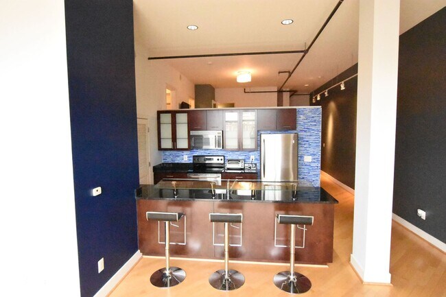 Building Photo - Chic, Contemporary 1 BD 1.5 BA Condo in the Mount Pleasant neighborhood of NW DC!!
