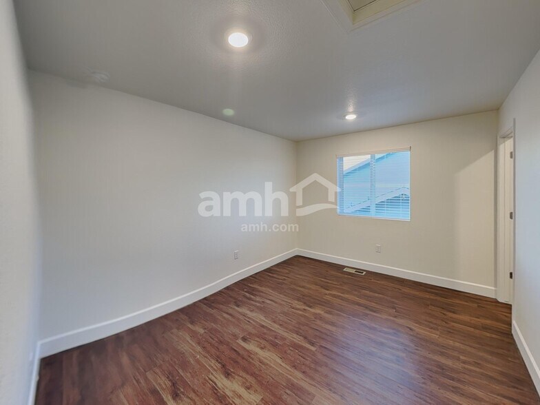 Building Photo - 8254 Joyce St