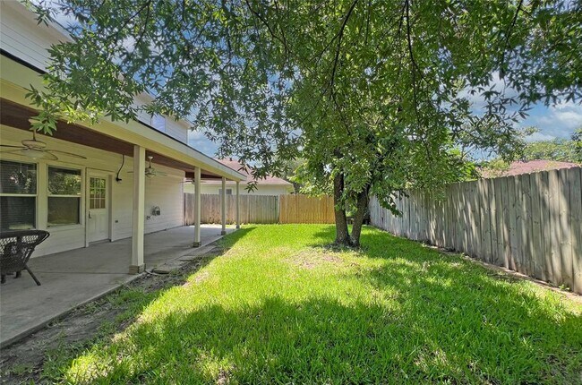 Building Photo - 16928 Scenic Knoll
