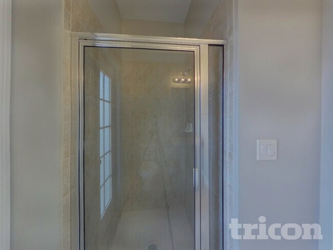 Building Photo - 9540 Baton Rouge Ln