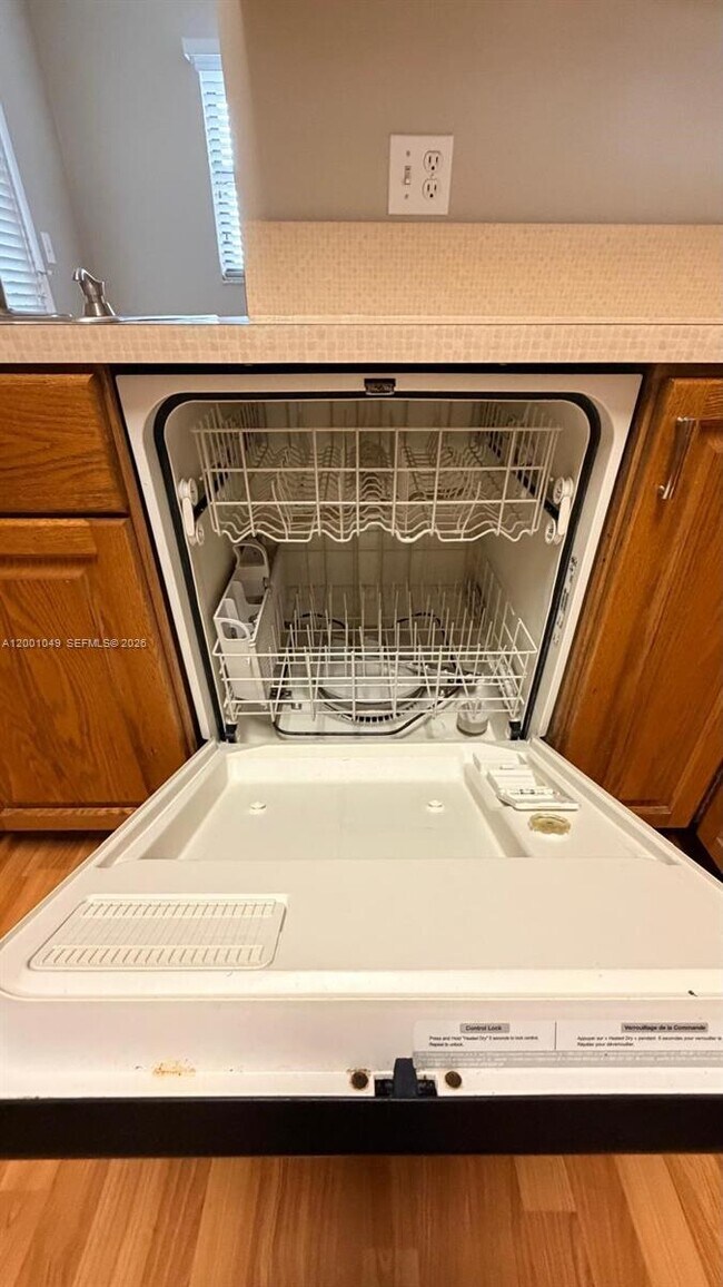 Building Photo - 11540 NW 27th Ct