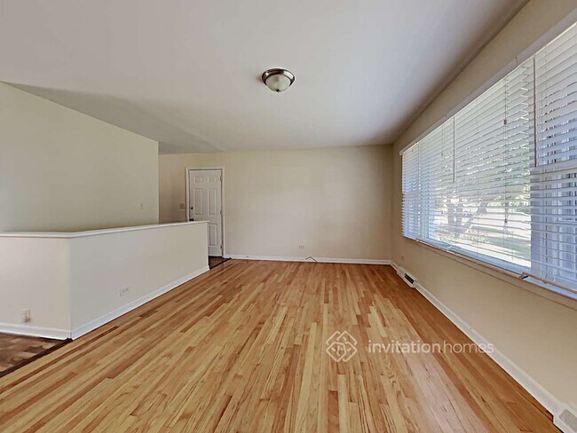 Building Photo - 334 Martin Dr