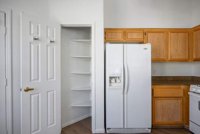 Building Photo - 10550 W Alexander Rd