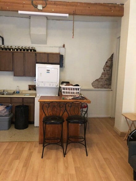 Laundry - 1801 Sidney St