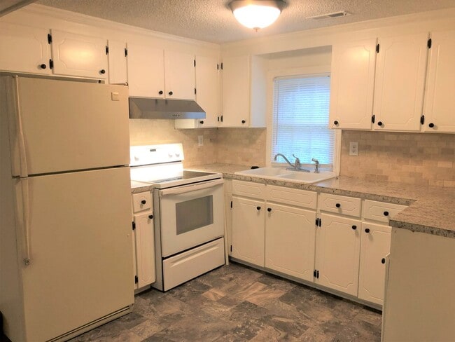 Building Photo - 1207 Maple St