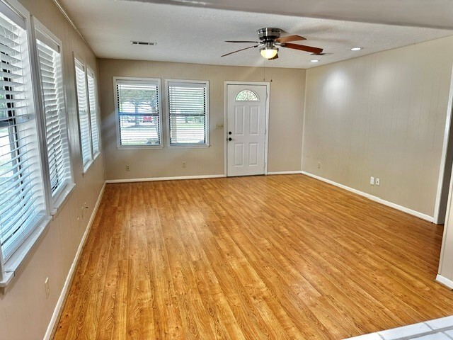 Building Photo - 30507 Quinn Rd