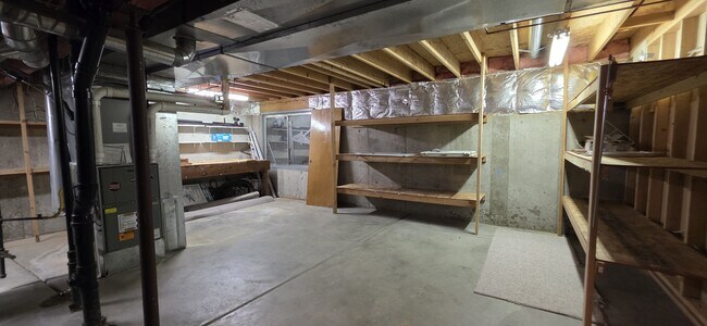 Building Photo - 572 W Jamison Pl