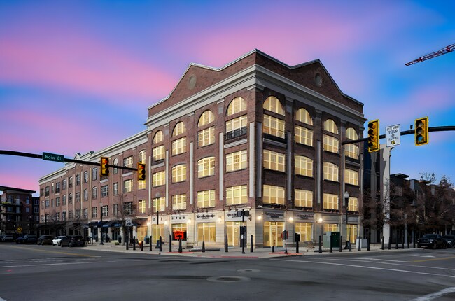 Building Photo - Stunning Down Town Condo in Secure Building