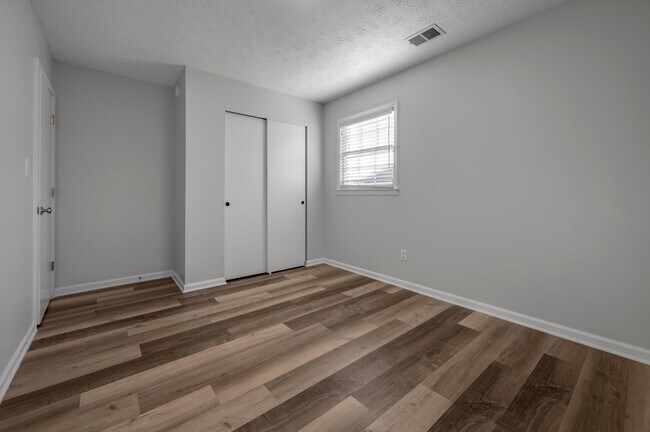 Building Photo - 221 Quebec Way