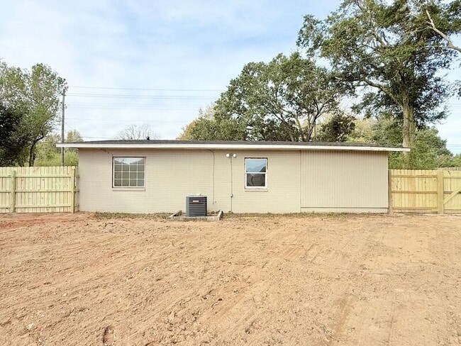 Building Photo - 4716 W Spencer Field Rd