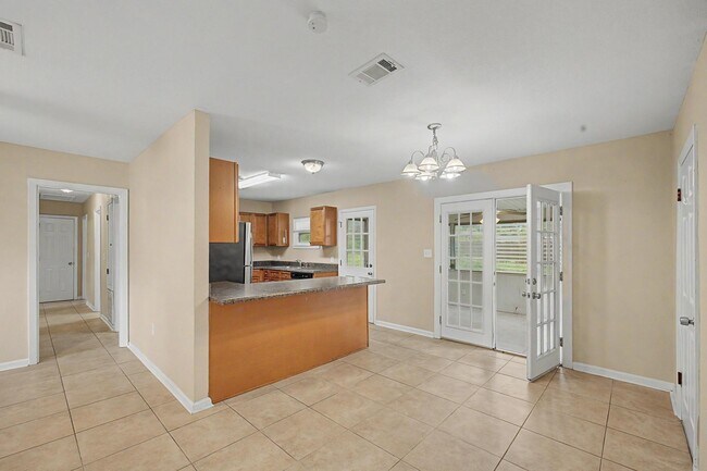 Building Photo - 560 N 72nd Ave