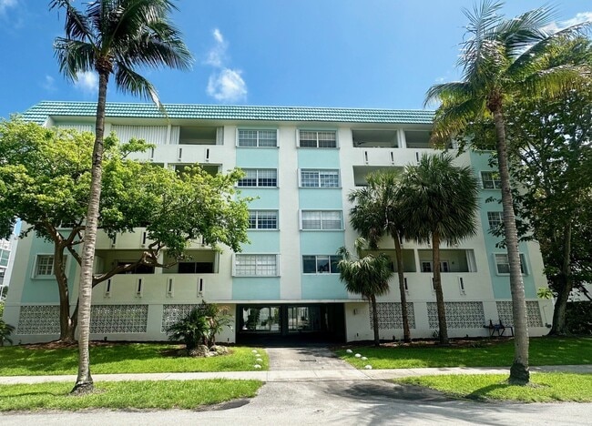 Building Photo - 300 Galen Dr