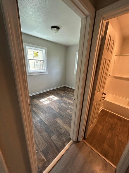 Building Photo - 2950 N Colorado Ave