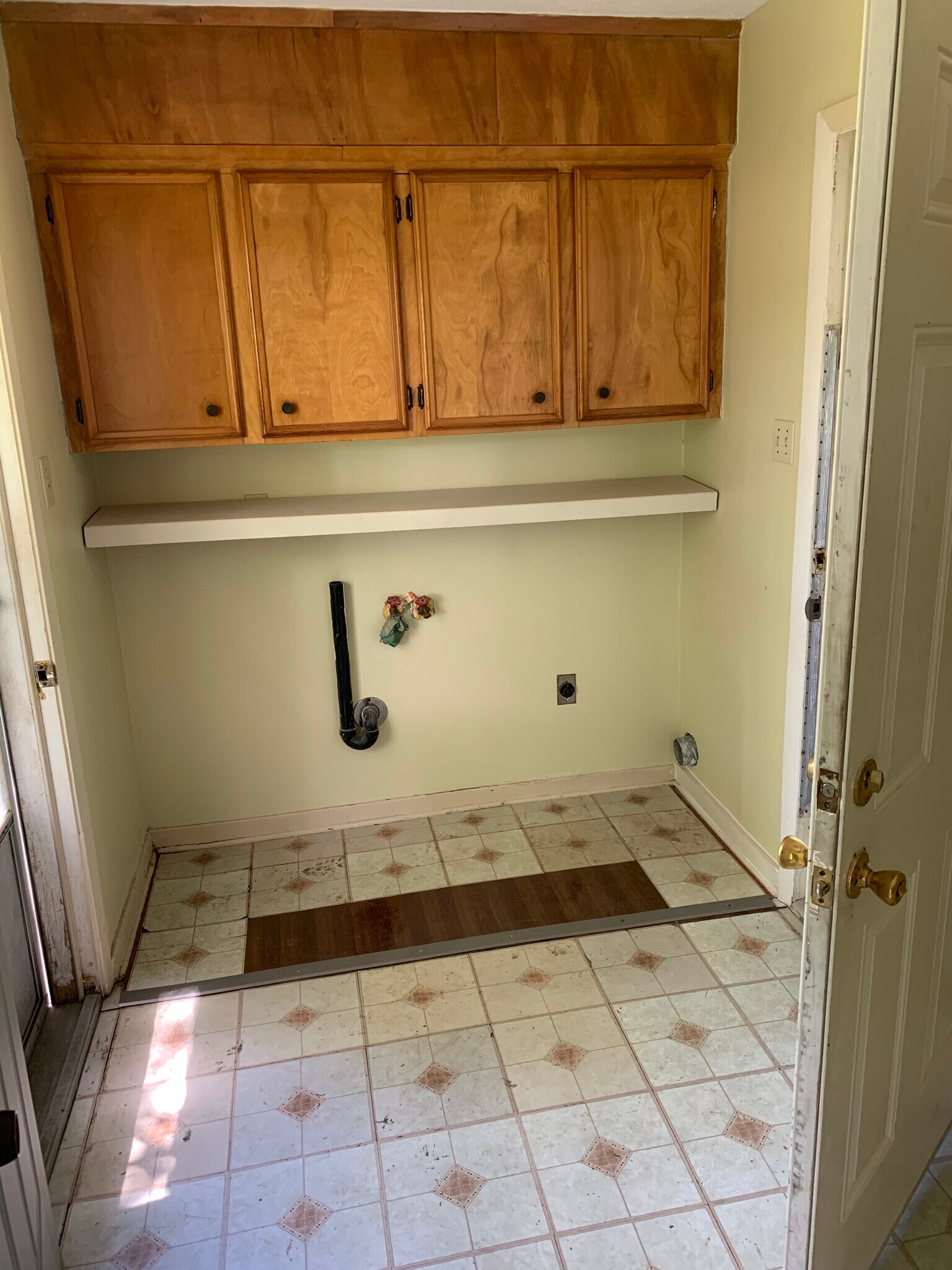 Building Photo - 135 York Dr