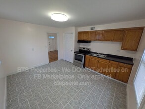 Building Photo - 906 S Tonti Cir