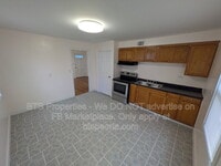 Building Photo - 906 S Tonti Cir