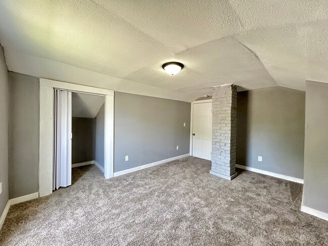 Building Photo - Three Bedroom Home in Muskegon