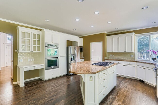 Building Photo - 5bd/2.5ba Sammamish House