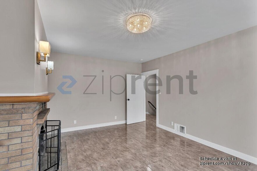 Building Photo - 1527 47th Ave