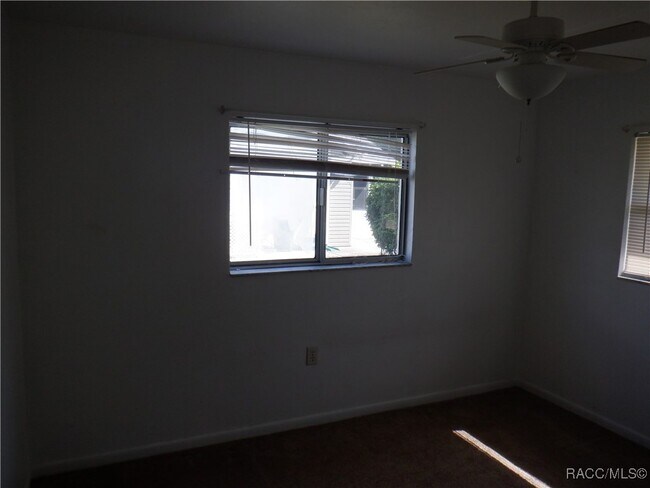 Building Photo - 146 W Casurina Pl